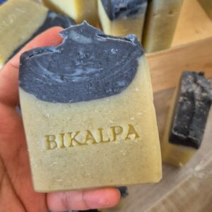 Cold Process Charcoal-Spirulina soap(120gms approx)